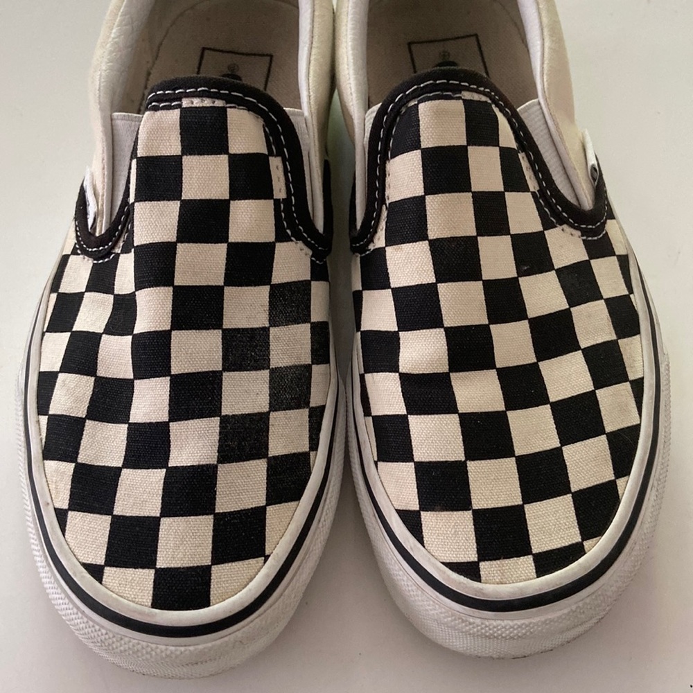 Checkered slip on vans size 4 (boy/men)